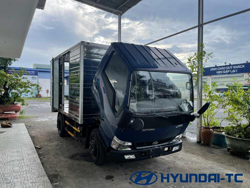 Giá xe tải 2.5 tấn IZ250 thùng kín inox Đô Thành